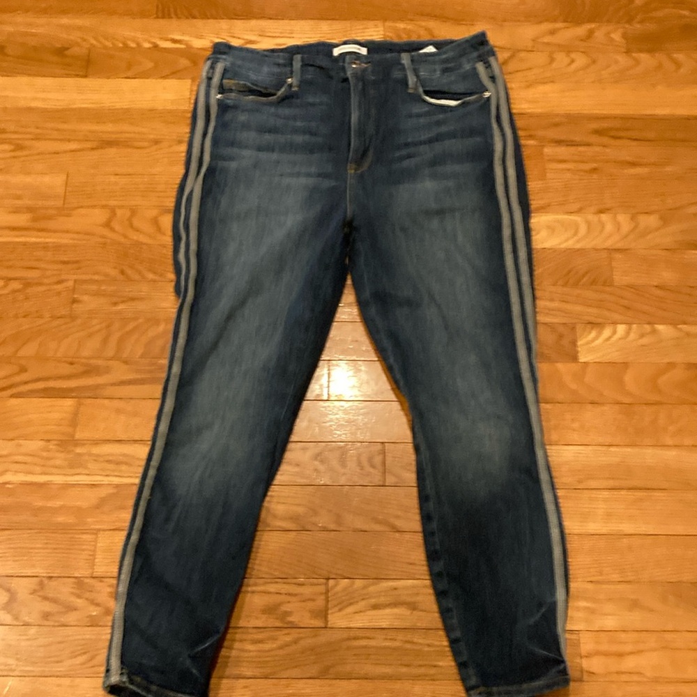 Good American straight leg stretchy jeans